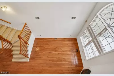 108 Kent Dr, Roseland, NJ 07068 - Photo 23