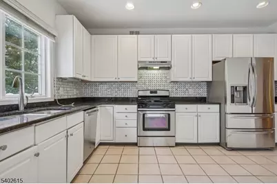 108 Kent Dr, Roseland, NJ 07068 - Photo 15