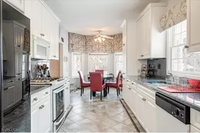 15 Paradise Pl, Roseland, NJ 07068 - Photo 13