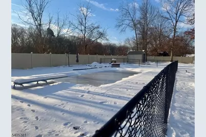 9 Windsor Dr, Jefferson Township, NJ 07438 - Photo 5