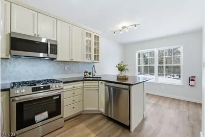 71 Washington Ct, Montville Township, NJ 07082 - Photo 11