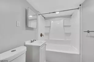 600 Plymouth Rd, Hillside, NJ 07205 - Photo 21