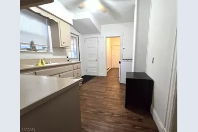 54 Stuyvesant Ave, Lyndhurst Township, NJ 07071 - Photo 3