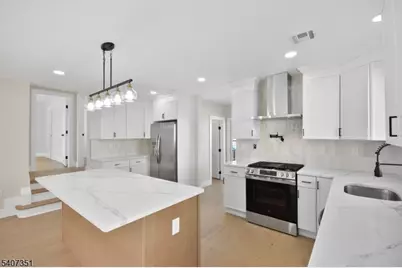 715 Stuyvesant Ave, Lyndhurst Township, NJ 07071 - Photo 19