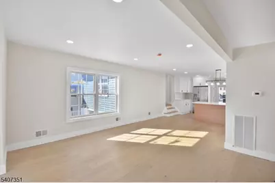 715 Stuyvesant Ave, Lyndhurst Township, NJ 07071 - Photo 11