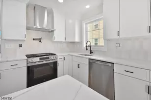 715 Stuyvesant Ave, Lyndhurst Township, NJ 07071 - Photo 11