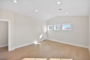 715 Stuyvesant Ave, Lyndhurst Township, NJ 07071 - Photo 23