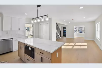 715 Stuyvesant Ave, Lyndhurst Township, NJ 07071 - Photo 15