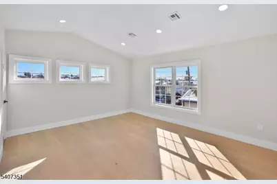 715 Stuyvesant Ave, Lyndhurst Township, NJ 07071 - Photo 23