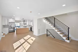 715 Stuyvesant Ave, Lyndhurst Township, NJ 07071 - Photo 3