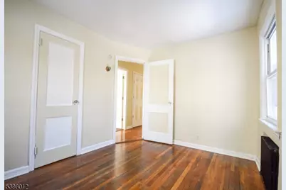 31 Aberdeen Ct, Haledon, NJ 07508 - Photo 9