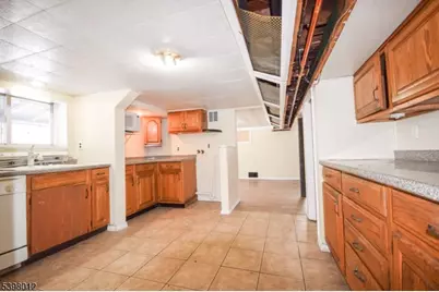 31 Aberdeen Ct, Haledon, NJ 07508 - Photo 15