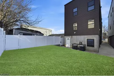 747 S 11th St, Newark, NJ 07103 - Photo 39