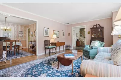 33 Yarmouth Dr, New Providence, NJ 07974 - Photo 5