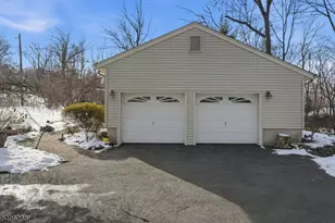 33 Yarmouth Dr, New Providence, NJ 07974 - Photo 33