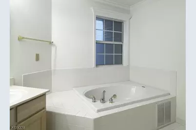 42 Heatherwood Lane, Bedminster Township, NJ 07921 - Photo 17