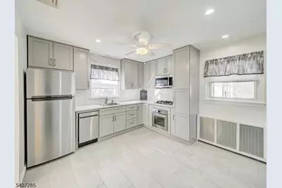 402 W Frech Ave, Manville, NJ 08835 - Photo 9