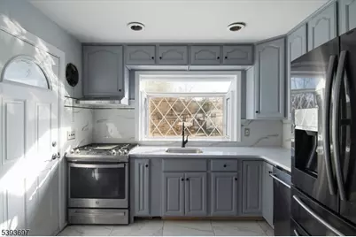 301 Riverview Rd, Pompton Lakes, NJ 07442 - Photo 3