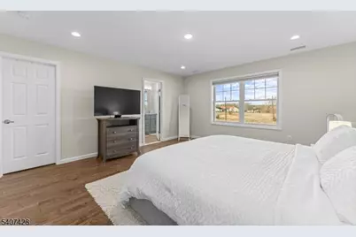 76 Valerie Dr, Manville, NJ 08835 - Photo 11