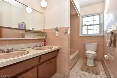 47 Herold Dr, Glen Rock, NJ 07452 - Photo 15