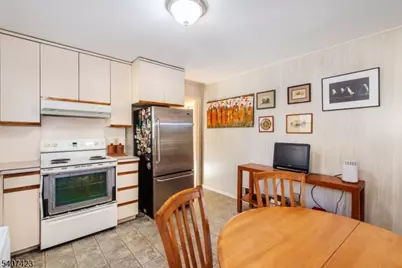 272 Old Tote Rd, Mountainside, NJ 07092 - Photo 7