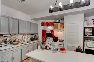 756 S 10th St, Newark, NJ 07108 - Photo 13