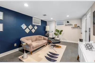 29 Grandview Dr, Woodland Park, NJ 07424 - Photo 19