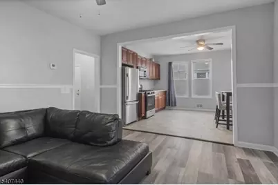 105 Huntington Ter, Newark, NJ 07112 - Photo 17