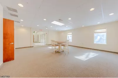 1000 Coventry Dr, Lopatcong Township, NJ 08865 - Photo 7