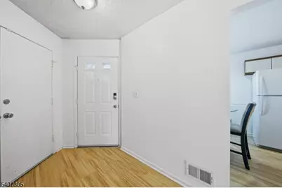 99 Woodmere Dr, Sayreville, NJ 08859 - Photo 15