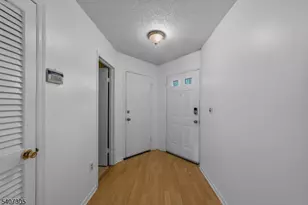 99 Woodmere Dr, Sayreville Boro, NJ 08859 - Photo 23