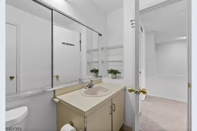 99 Woodmere Dr, Sayreville, NJ 08859 - Photo 33