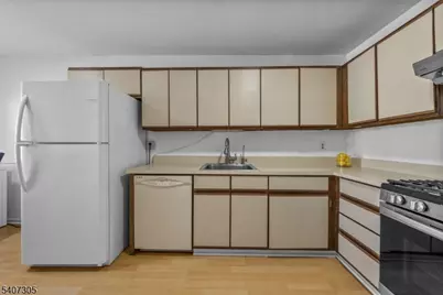 99 Woodmere Dr, Sayreville Boro, NJ 08859 - Photo 15