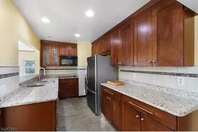 32 Seneca Trl, Sparta Township, NJ 07871 - Photo 9