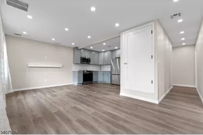 80 E Emerson Ave, Rahway, NJ 07065 - Photo 3