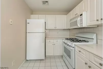 45 Royal Ave #36, Hawthorne, NJ 07506 - Photo 11