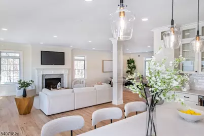 19 West Dr, Fairfield, NJ 07004 - Photo 9