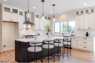 19 West Dr, Fairfield, NJ 07004 - Photo 7