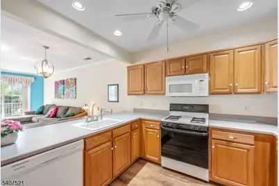 1129 Hamilton Dr #1129, Rockaway Township, NJ 07866 - Photo 7