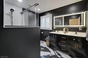 2 Knoll Rd, Fairfield, NJ 07004 - Photo 23