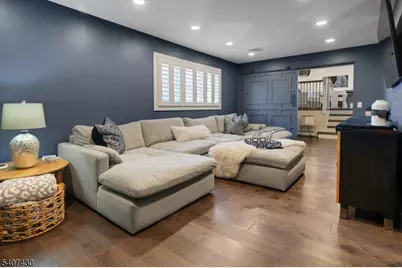 2 Knoll Rd, Fairfield, NJ 07004 - Photo 17