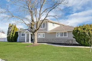 2 Knoll Rd, Fairfield, NJ 07004 - Photo 37