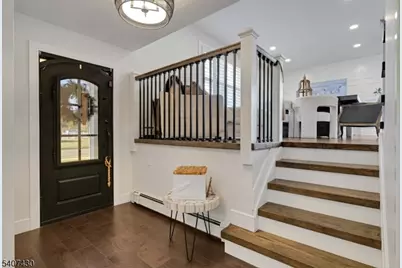 2 Knoll Rd, Fairfield, NJ 07004 - Photo 3