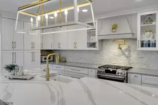 2 Knoll Rd, Fairfield, NJ 07004 - Photo 11