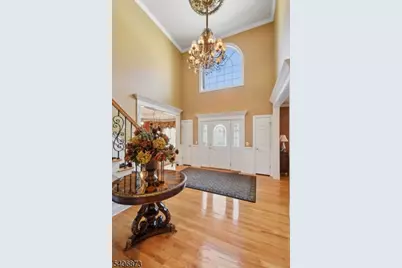 108 Hamilton Trl, Totowa, NJ 07512 - Photo 7