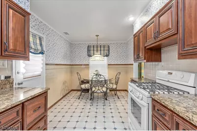 227 Mountainview Ave, Scotch Plains Township, NJ 07076 - Photo 11