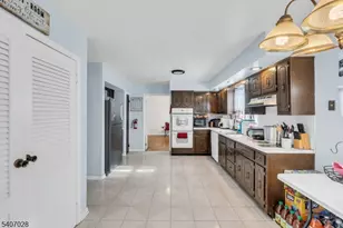 712 Moses Dr, Rahway, NJ 07065 - Photo 9