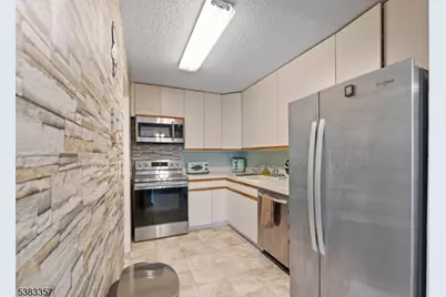 10 N Wood Ave #406, Linden, NJ 07036 - Photo 9