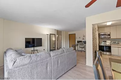 10 N Wood Ave #406, Linden, NJ 07036 - Photo 5