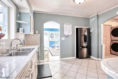 112 Diamond Bridge Ave, Hawthorne, NJ 07506 - Photo 5